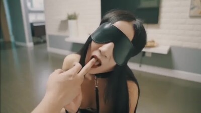 饥渴御姐骚母狗,跪求主人狠狠调教!