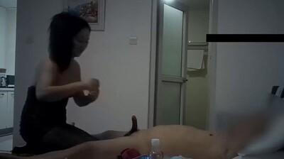 豹纹黑丝熟女技师致命诱惑！毒龙胸推 口含果冻吹样样精通，让你欲仙欲死！海报剧照